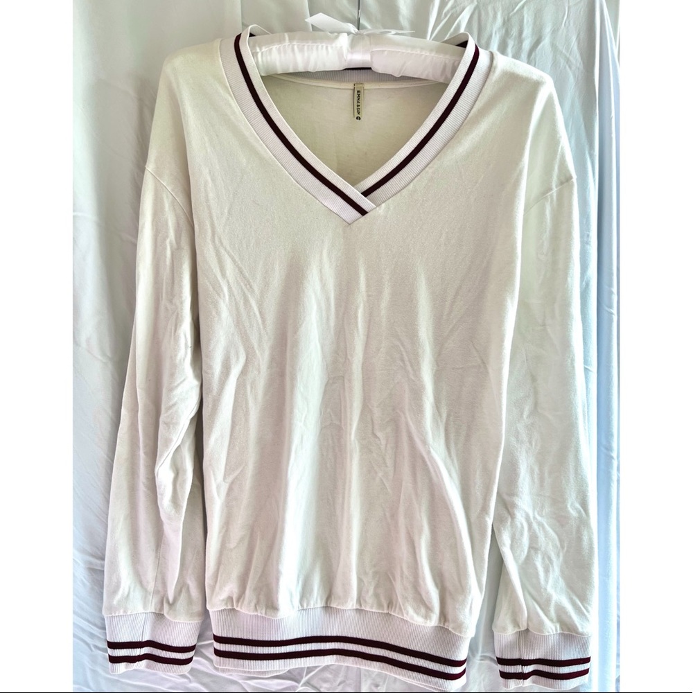Comfortable long sleeve V neck shirt